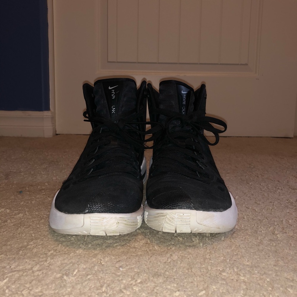 Nike Hyperdunks - Picture 2 of 4
